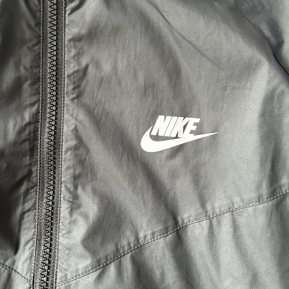Nike Black Full-Zip Windbreaker Jacket with Hood - Picture 2 of 5